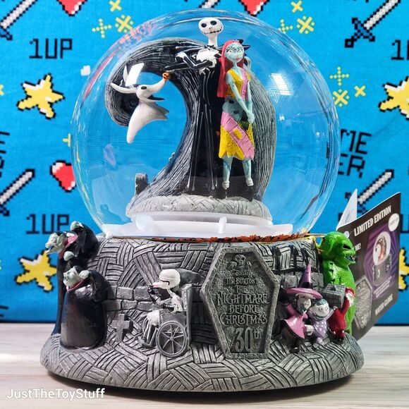XL Limited Edition 30th Anniversary Nightmare Before Christmas Water Globe - Picture 1 of 7